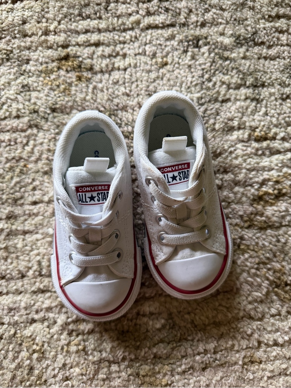 Converse Toddler size 6 White Low Top Sneakers
